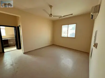 شقة غرفة وصالة بمساحات واسعة جداً  وتشطيبات رائعه تمتع بجوها ومميزاتها وموقع استراتيجي على شارع الشيخ عمار