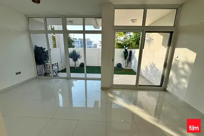 Open Kitchen | Private Garden | Middle Unit