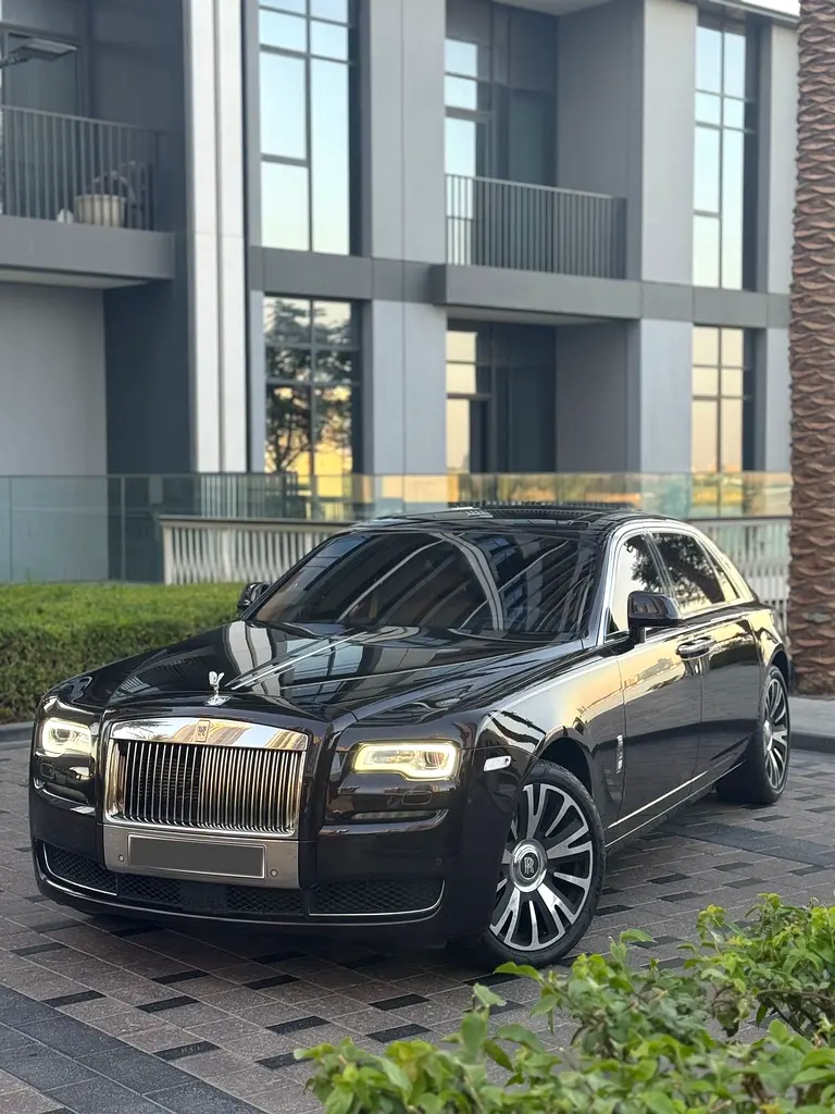 Rolls-Royce Ghost 2015 — photo 1 of 19