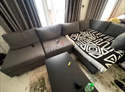 Grey L-shaped Corner Sofa - Comfortable 6-Seater
