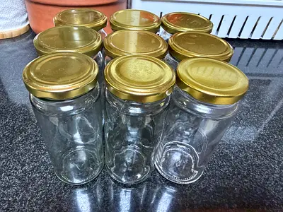 Glass jar
