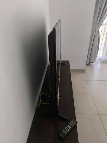 Slim 55nch LED TV with remote - good working condition