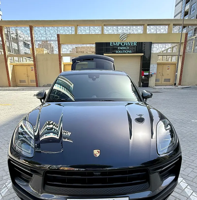 Porsche Macan 2025 — photo 1 of 8