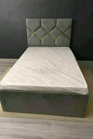 Brand New wood Bed Available queen