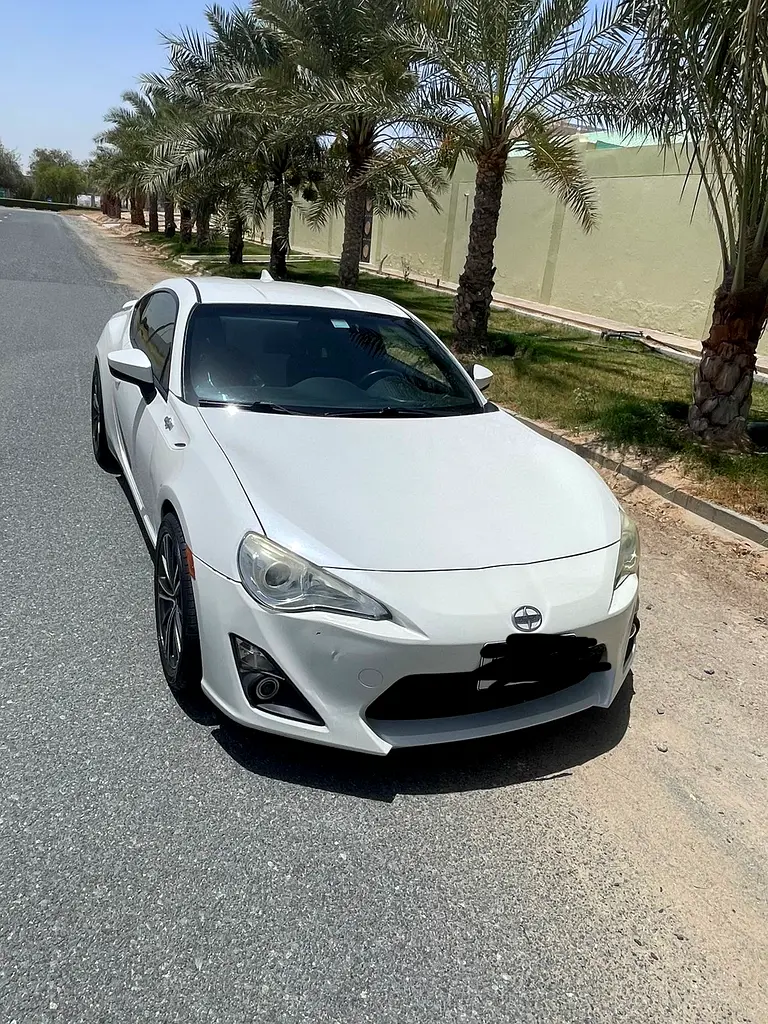 Toyota 86 2015 — photo 1 of 9