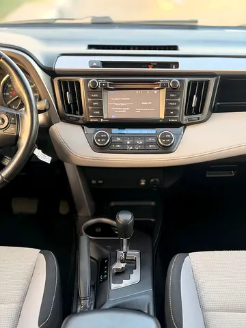صورة 8 لـ 2016 Toyota RAV 4