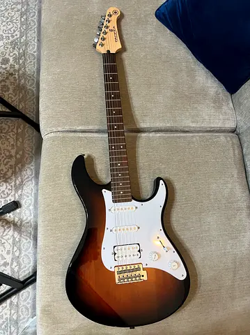 Yamaha Pacifica Electric Guitar +  Fender Amplifier