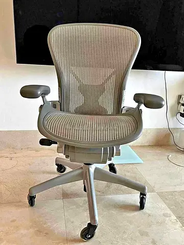 Herman Miller Aeron size B