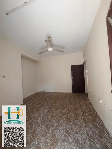 مبنى سكني معروض للبيع في عجمان، منطقة النخيل، بمساحة 2400 قدم مربع، يتكون من 11 وحدة سكنية: 5 استوديوهات، و5 غرف نوم وصالة، وشقة واحدة بغرفتي نوم وصالة.