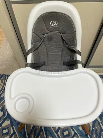 Compact high chair / booster seat with removable tray