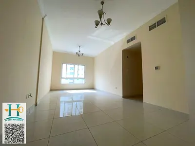 شقه غرفتين وصاله مع حمامين وبلكونه وتكييف مركزي في النعيميه 1 عجمان جيم مسبح فري