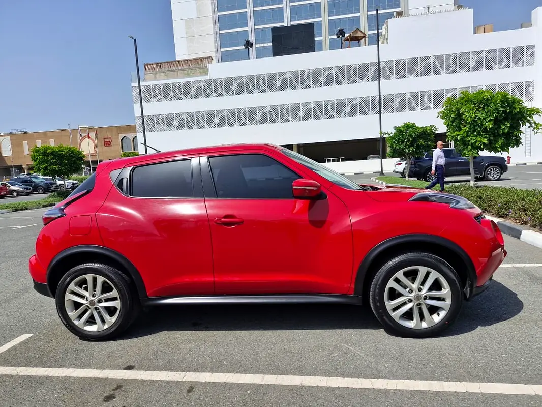 Nissan Juke 2016 — photo 1 of 13
