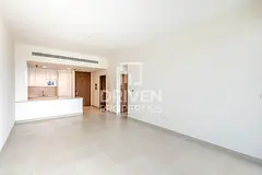 Unique Layout and Spacious Apt | Ready to move in