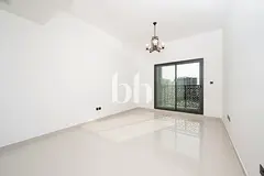 Up to 6 cheques | With Balcony and Storage Room