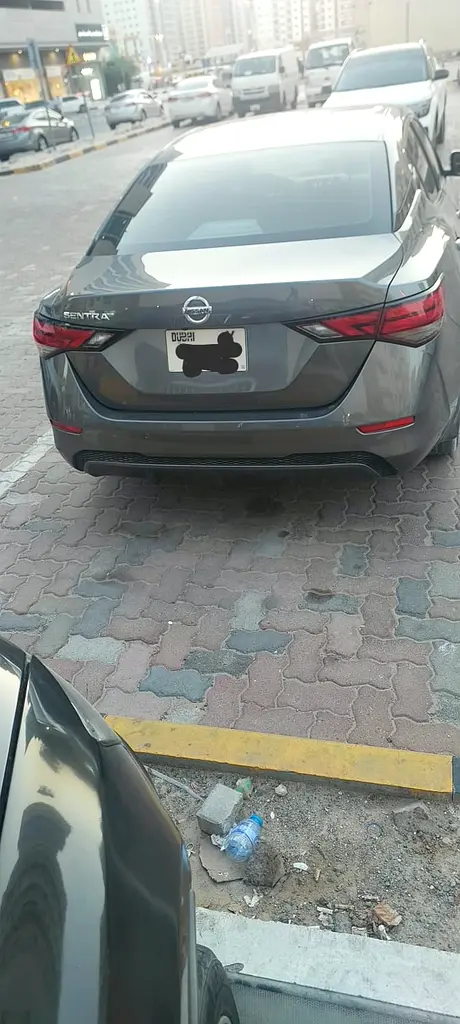 Nissan Sentra 2022 — photo 1 of 16