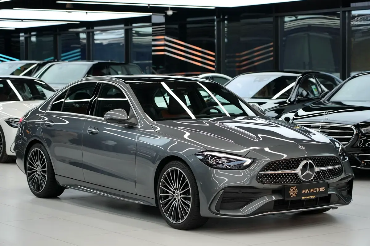 Mercedes-Benz C-Class 2026 — photo 1 of 20