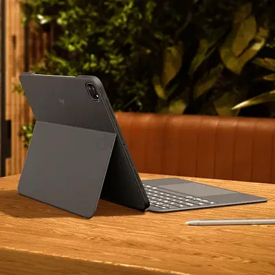 Logitech Combo Touch Keyboard Case for iPad pro  11-inch (M4)