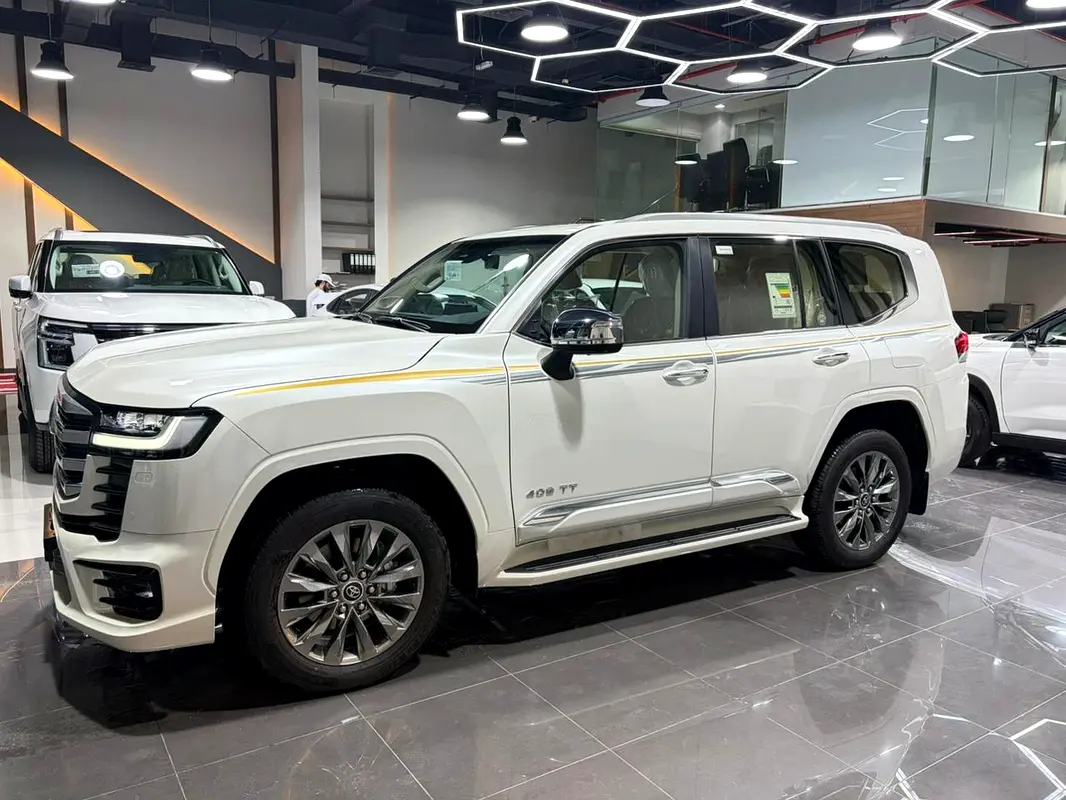 Toyota Land Cruiser 2026 — photo 1 of 20