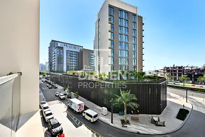 Fully Furnished | Vast Corner Apt with Terrace