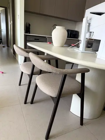 Round dining table  - light beige, good condition