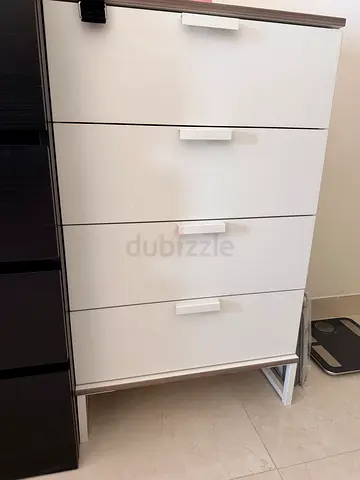 Drawer cabinet