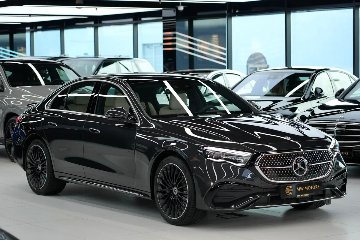 Mercedes-Benz E-Class 2026 — photo 1 of 20