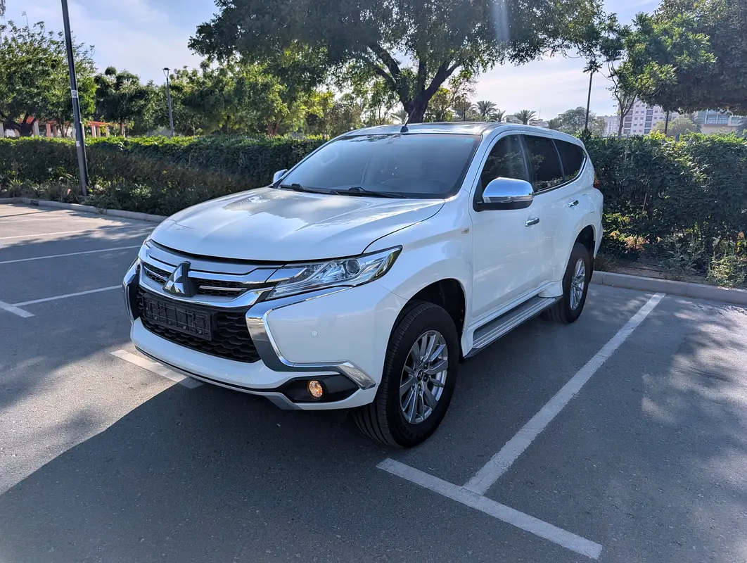 Mitsubishi Montero Sport 2019 — photo 1 of 14