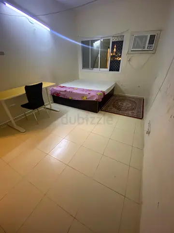 Master Bedroom with bathroom and kitchen for monthly rent in Al quoz 4