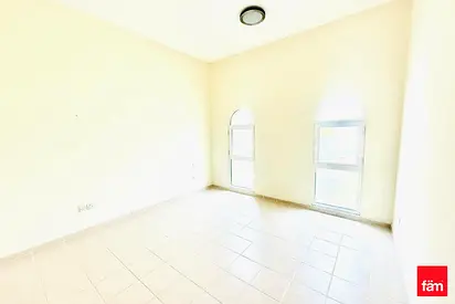Well Maintained | Near To Metro | Low Floor
