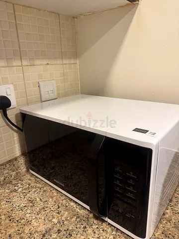 Samsung countertop microwave in good working condition
