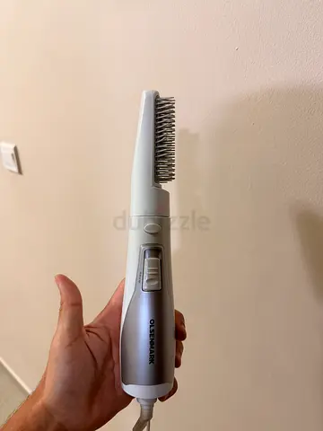Olsenmark electric heated straightening brush - gently used