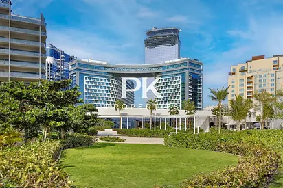 Luxury 3BR | Beach Access | Palm Living