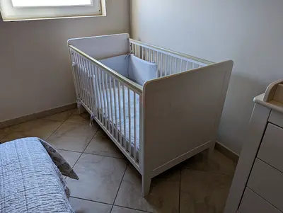 MamasPapas Crib with mattress