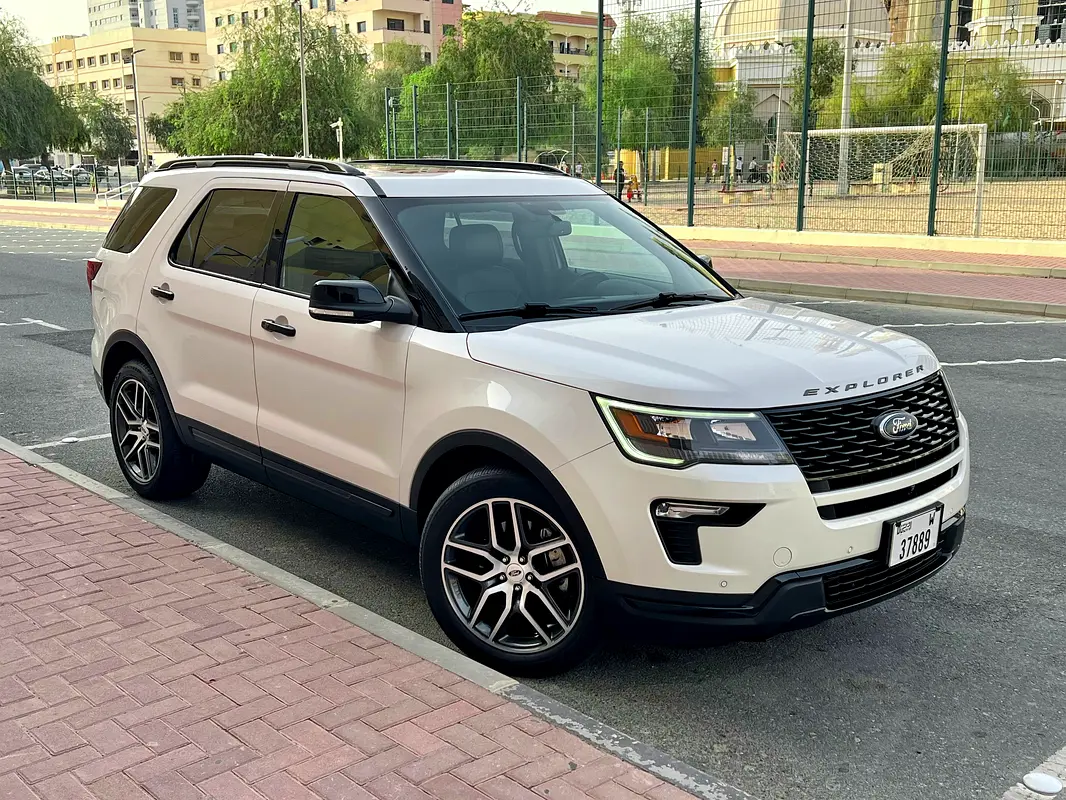 Ford Explorer 2018 — photo 1 of 20