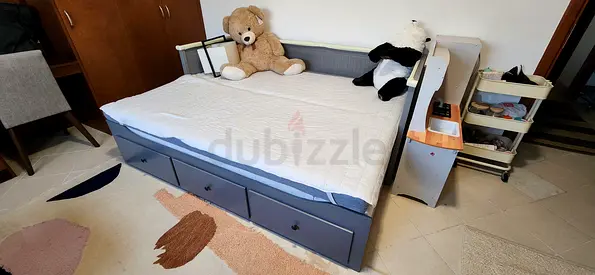 Ikea Hemnes pull-out day-bed