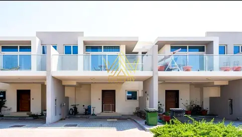 Single Row | 3 bed | Near Pool | Open Kitchen