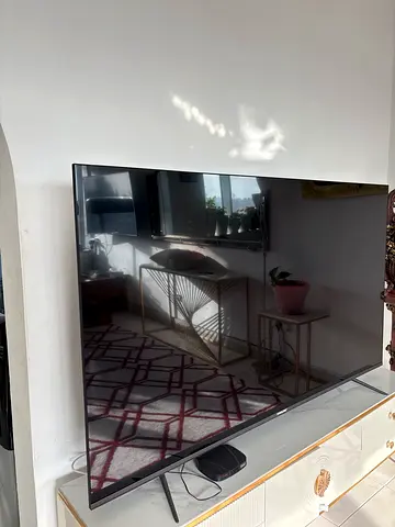 75-inch Nikai QLED Smart TV Negotiable price