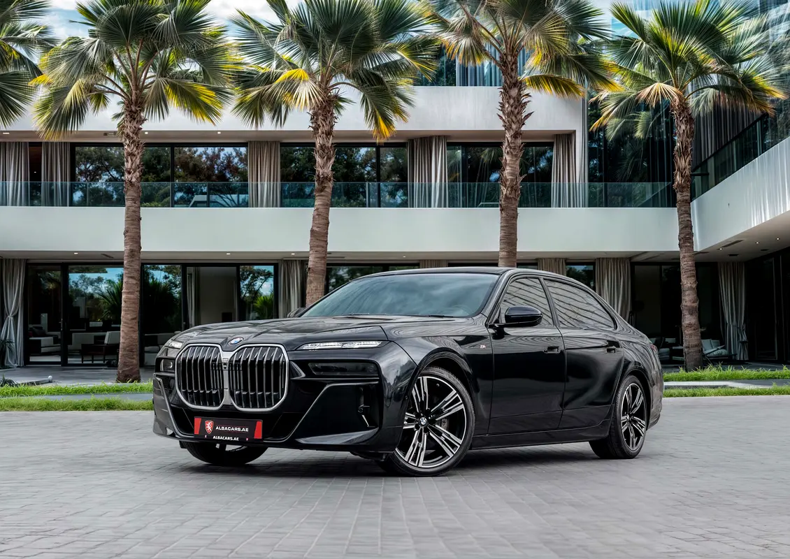 BMW 7-Series 2024 — photo 1 of 14
