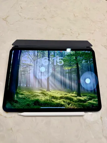 iPad Pro 11in. (M5) 256GB. Wifi+Cell. Under Warranty. + Apple Case  Pencil Pro