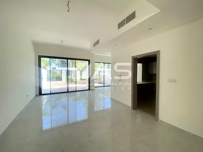 Luxurious Townhouse | Beachfront Community | Best Deal
