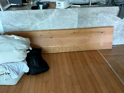 2 pieces of 235cm heavy oak top counter were left to create countertop / niche left each 400aed