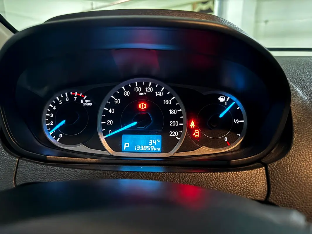 Ford Figo 2020 — photo 1 of 11