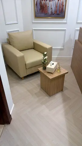 Single beige armchair beige leather, new, never used. Taylor made