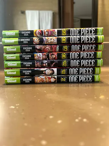 One Piece manga volumes ( French edition)