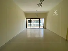 Spacious 1BR | Vacant | Closed Kitchen