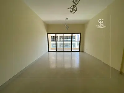 Spacious 1BR | Vacant | Closed Kitchen