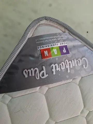 I want to sell this use bed for sell  180 200 size