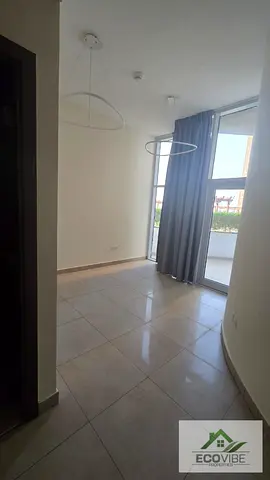 🏢 Spacious 2 BHK Apartment | Unfurnished | Azizi Star 🏢
