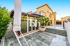 2E | Luxury Upgrades | Extended | Kitchen Equipped