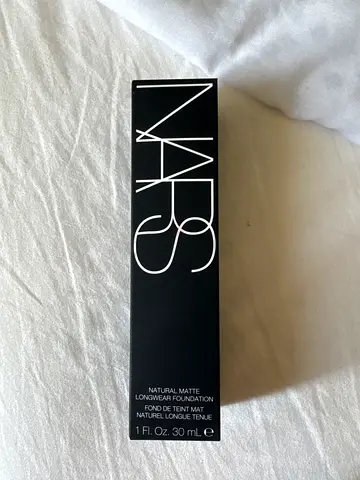 NARS Natural Matte Longwear Foundation (Shade: STROMBOLI Medium 3)
